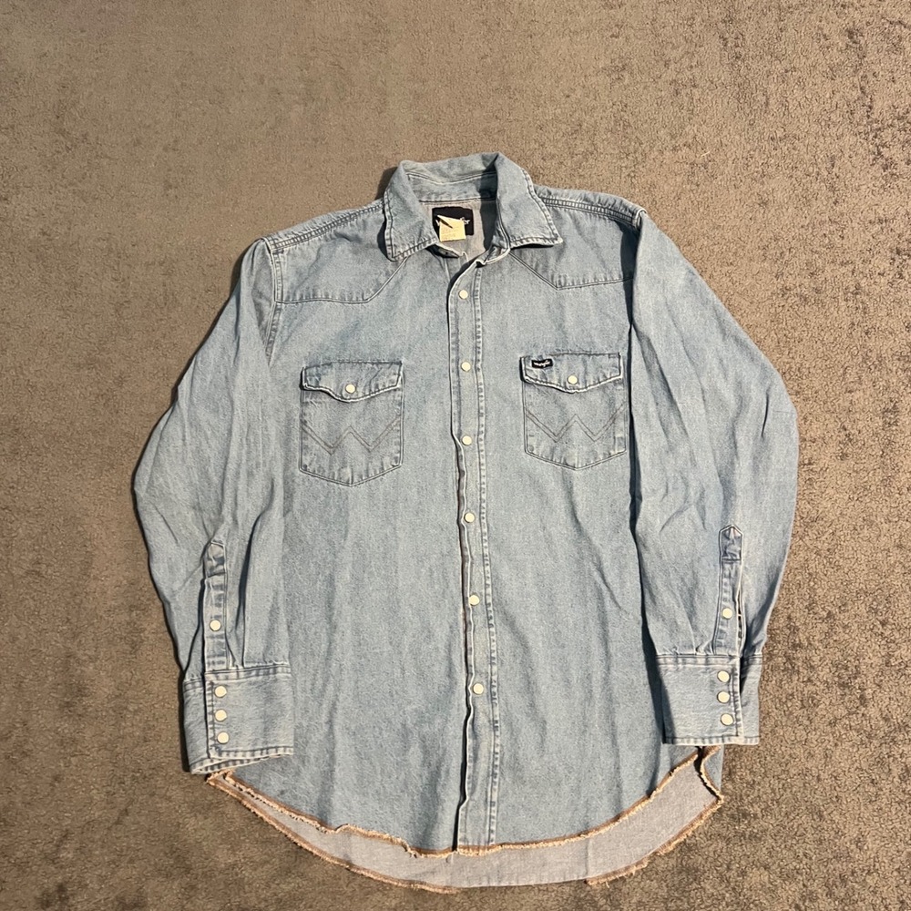 Vintage Wrangler Mens Blue Denim Western Pearl Snap Shirt Light Wash Size Large